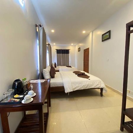 Hotel The Moon Kampot Boutique Exterior foto