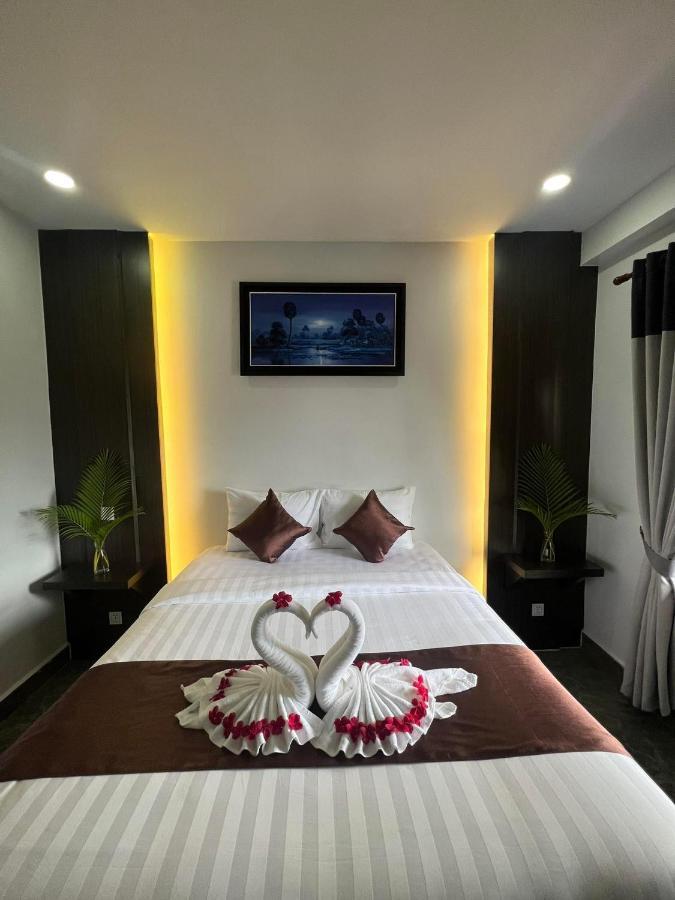 Hotel The Moon Kampot Boutique Exterior foto