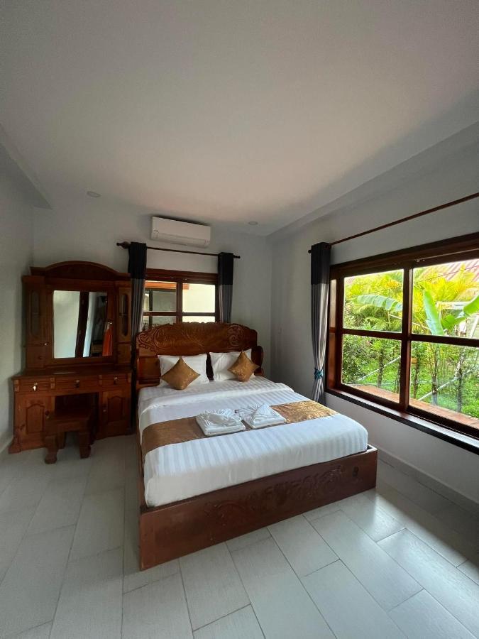 Hotel The Moon Kampot Boutique Exterior foto
