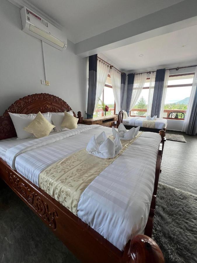 Hotel The Moon Kampot Boutique Exterior foto